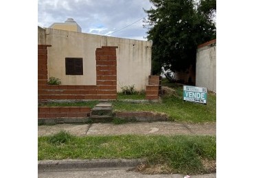 CASA A REFORMAR EN CASCO URBANO A METROS DEL CENTRO